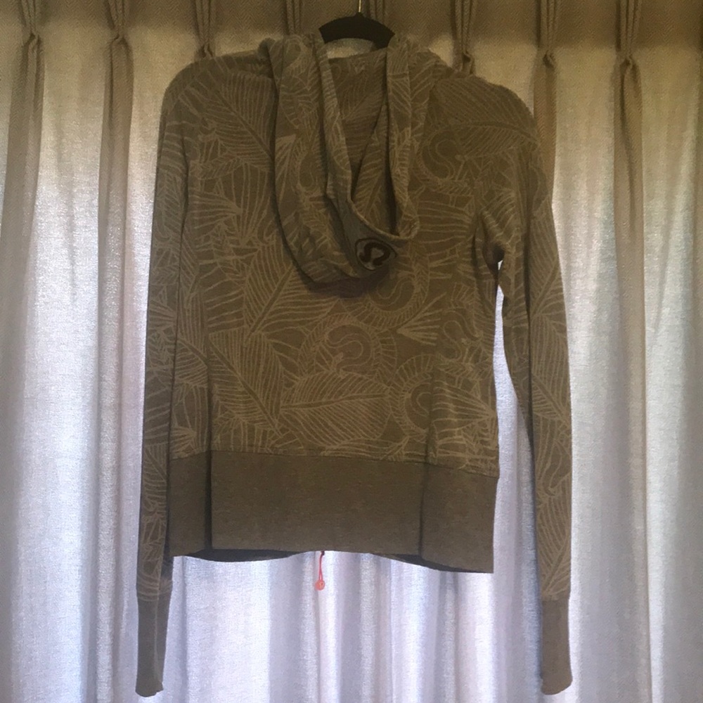 Lululemon light weight scuba hoodie 10